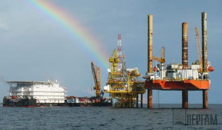 С Днём нефтяника