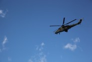 Вертолёт в небе над Кубинкой