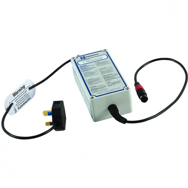 Адаптер подачи сигнала в электросетевую розетку под напряжением