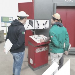 Демонстрация работы рентгеновской кабиныта